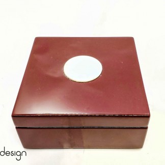 Square lacquer box with round details